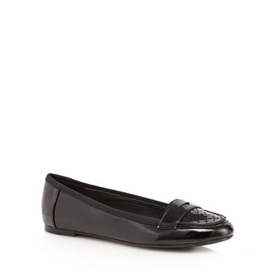 Black patent cut-out slip-on shoes